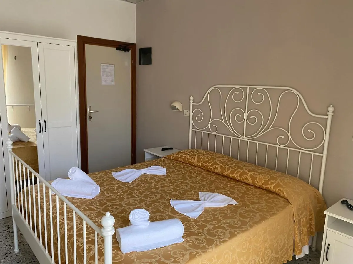 Hotel Modenese Riccione 3*,